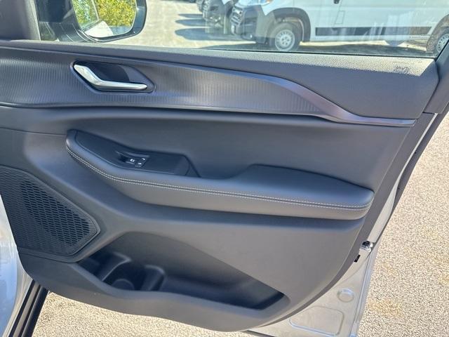 new 2025 Jeep Grand Cherokee car, priced at $41,900