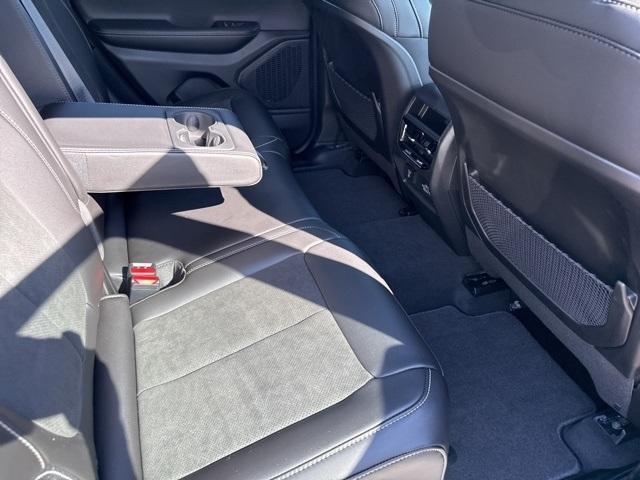new 2025 Jeep Grand Cherokee car, priced at $41,900