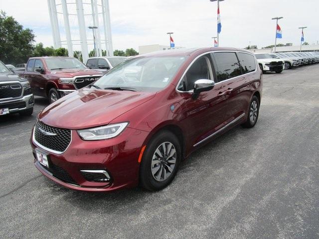 used 2023 Chrysler Pacifica Hybrid car, priced at $39,813