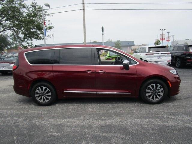 used 2023 Chrysler Pacifica Hybrid car, priced at $39,813