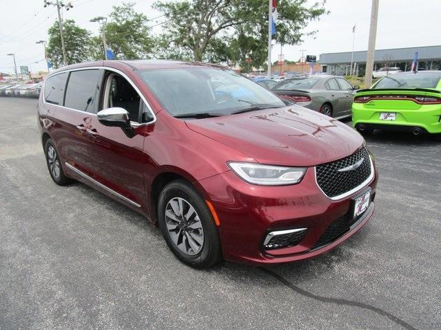 used 2023 Chrysler Pacifica Hybrid car, priced at $39,813