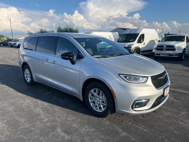 new 2026 Chrysler Pacifica car, priced at $41,865