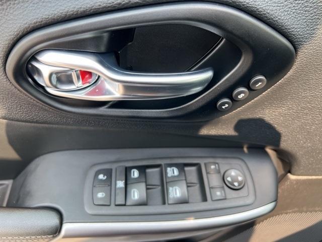 used 2021 Jeep Cherokee car, priced at $21,833