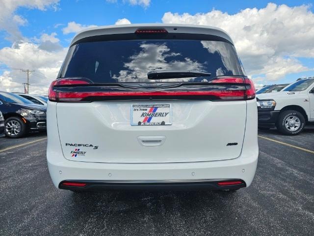 new 2024 Chrysler Pacifica car, priced at $41,790