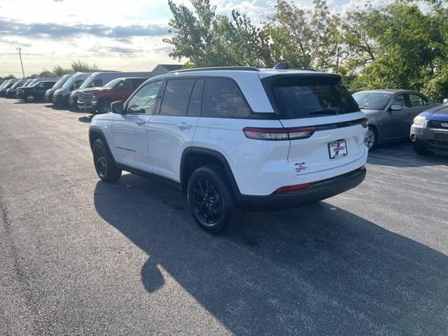 new 2025 Jeep Grand Cherokee car, priced at $40,135