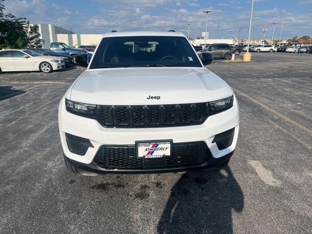 new 2025 Jeep Grand Cherokee car, priced at $40,135