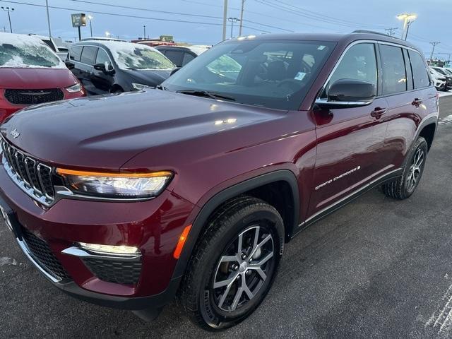 used 2024 Jeep Grand Cherokee car, priced at $35,970