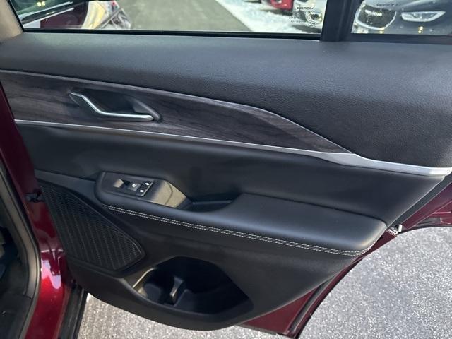 used 2024 Jeep Grand Cherokee car, priced at $35,970