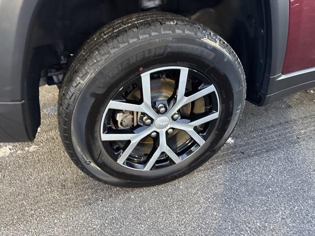 used 2024 Jeep Grand Cherokee car, priced at $35,970