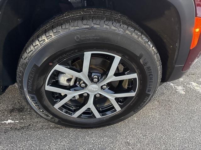 used 2024 Jeep Grand Cherokee car, priced at $35,970