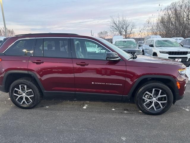 used 2024 Jeep Grand Cherokee car, priced at $35,970