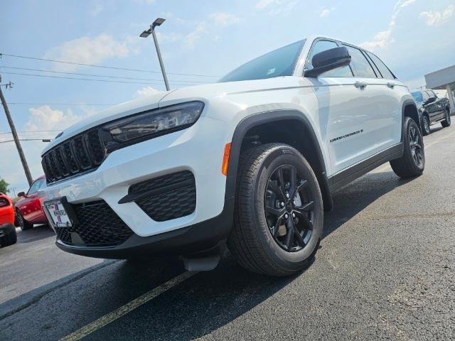 new 2024 Jeep Grand Cherokee car, priced at $43,355