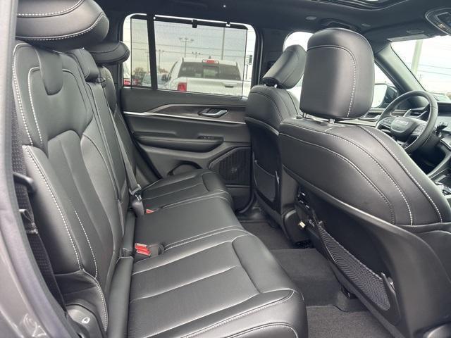 new 2025 Jeep Grand Cherokee car, priced at $47,605