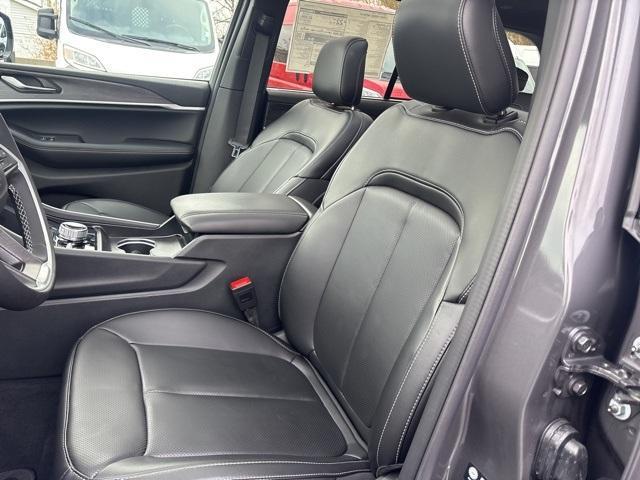 new 2025 Jeep Grand Cherokee car, priced at $47,605