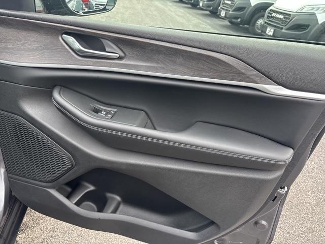 new 2025 Jeep Grand Cherokee car, priced at $47,605