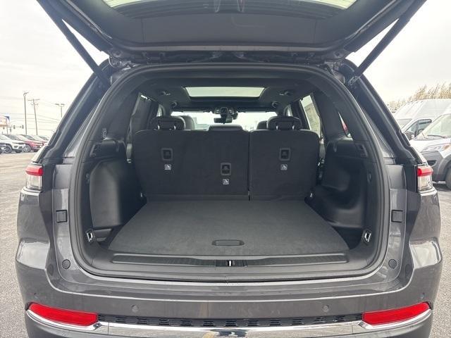 new 2025 Jeep Grand Cherokee car, priced at $47,605