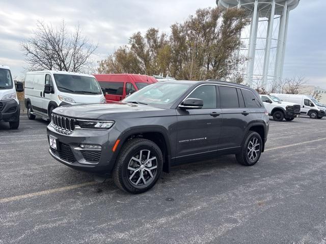 new 2025 Jeep Grand Cherokee car, priced at $47,605
