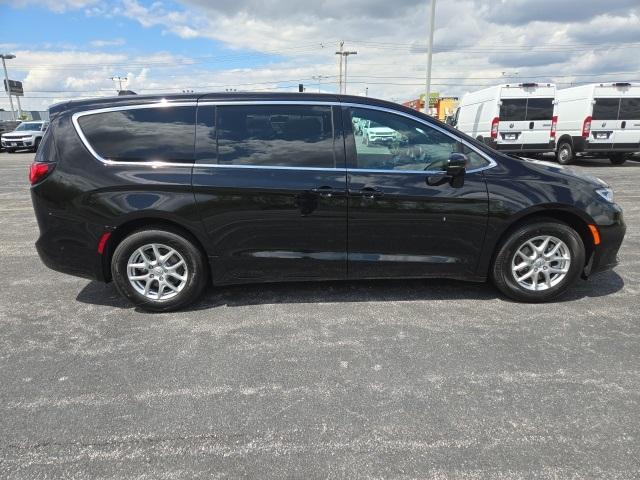 new 2025 Chrysler Pacifica car, priced at $41,690