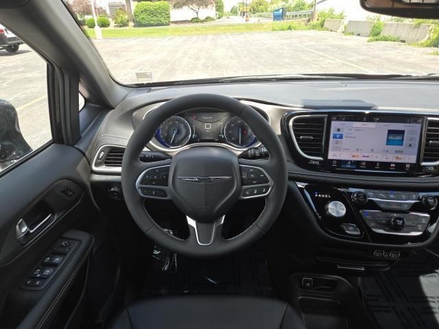 new 2025 Chrysler Pacifica car, priced at $41,690