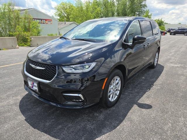 new 2025 Chrysler Pacifica car, priced at $41,690