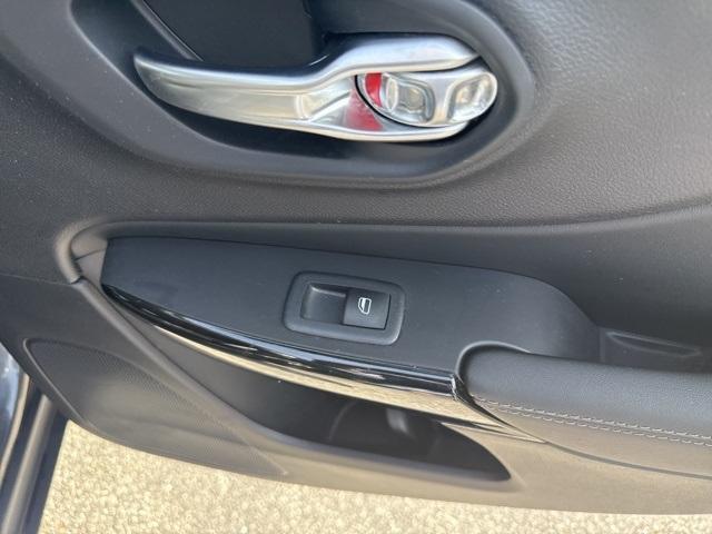 used 2023 Jeep Cherokee car, priced at $23,975