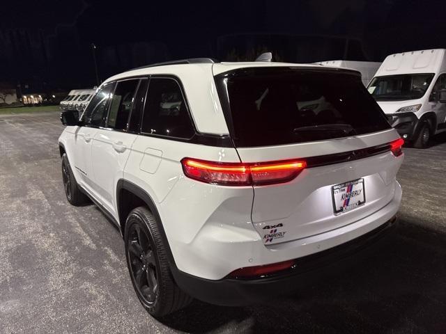 used 2024 Jeep Grand Cherokee car, priced at $32,906