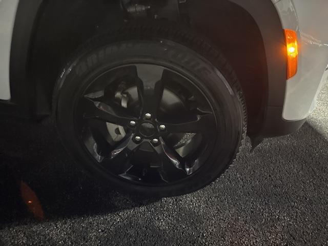 used 2024 Jeep Grand Cherokee car, priced at $32,906