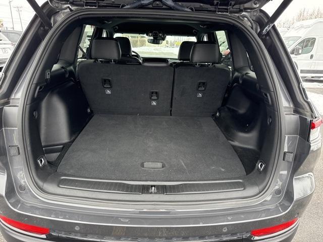 used 2024 Jeep Grand Cherokee car, priced at $33,921