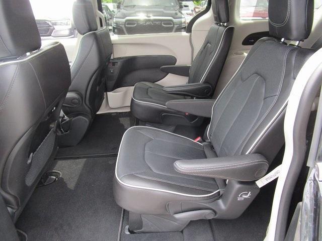 used 2023 Chrysler Pacifica car, priced at $36,667