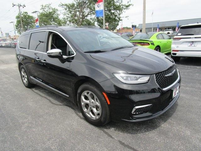 used 2023 Chrysler Pacifica car, priced at $36,667