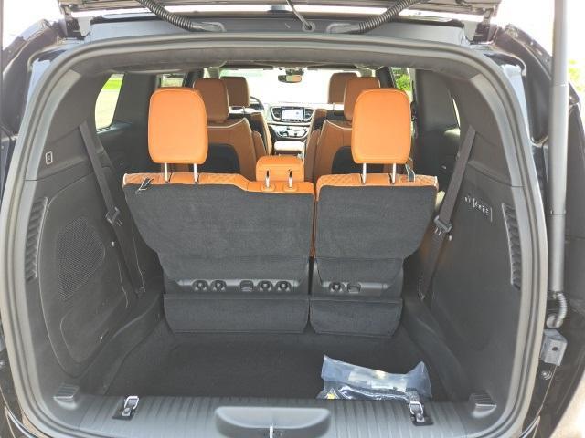 new 2025 Chrysler Pacifica car, priced at $51,406