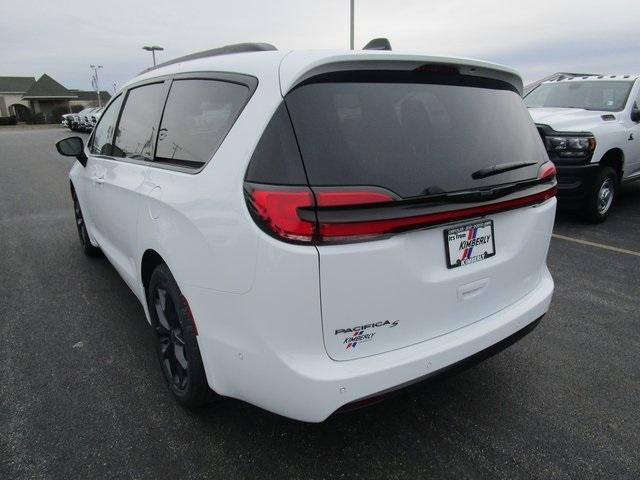 new 2024 Chrysler Pacifica car, priced at $39,595