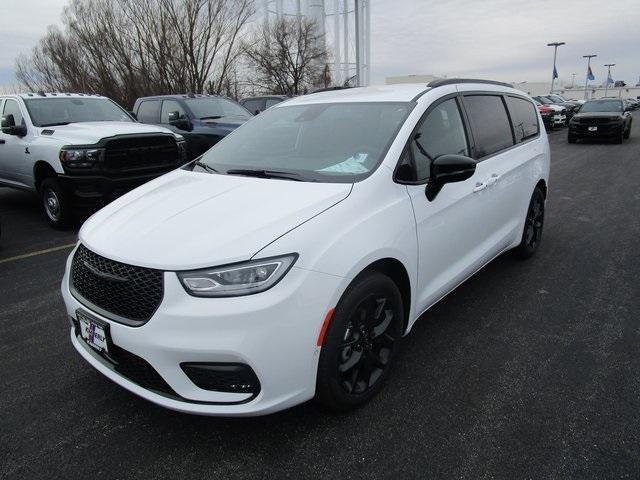 new 2024 Chrysler Pacifica car, priced at $40,495