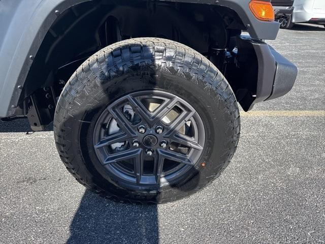 new 2026 Jeep Wrangler car, priced at $44,395