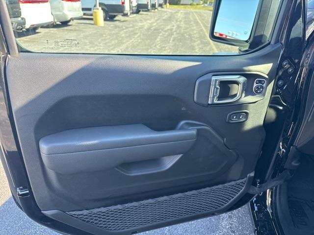 new 2026 Jeep Wrangler car, priced at $44,395