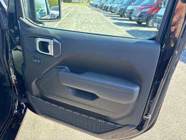 new 2026 Jeep Wrangler car, priced at $44,395