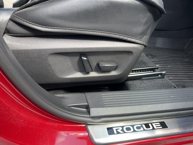 used 2024 Nissan Rogue car, priced at $30,957