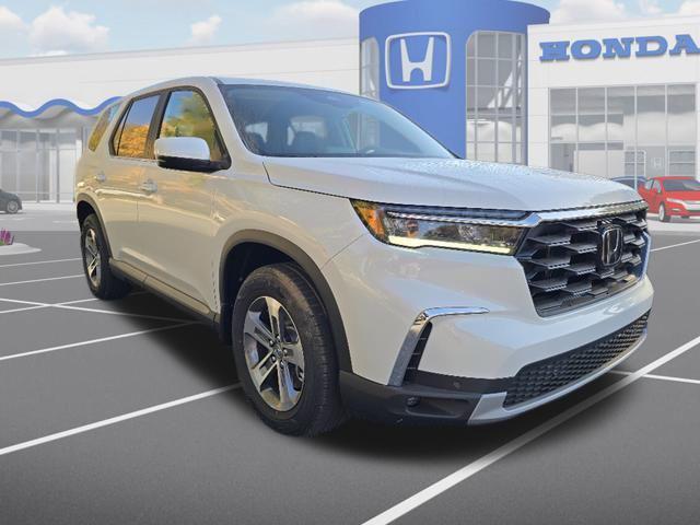 new 2025 Honda Pilot car, priced at $42,458