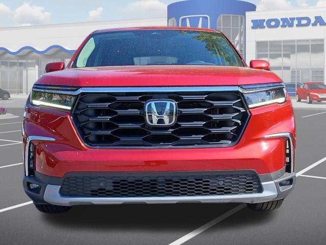 new 2025 Honda Pilot car, priced at $45,100