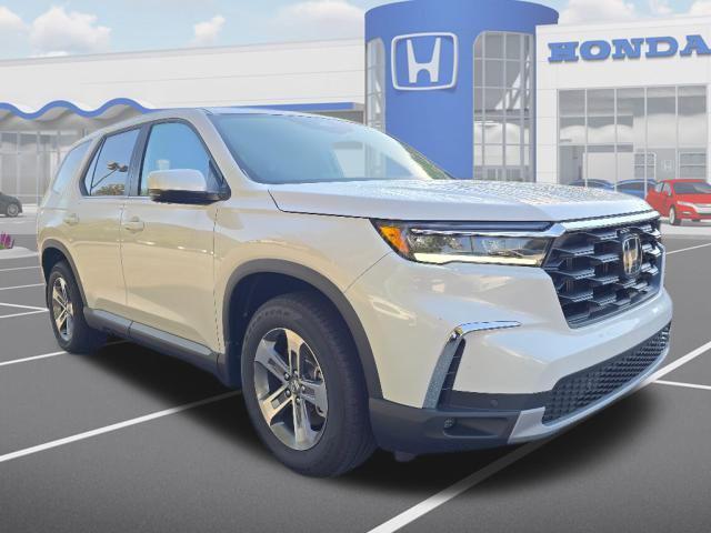 new 2025 Honda Pilot car, priced at $44,428