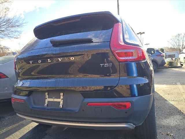 used 2020 Volvo XC40 car, priced at $25,000