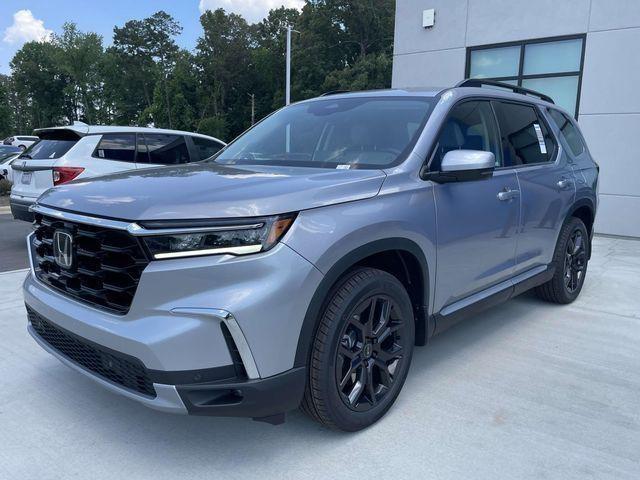 new 2025 Honda Pilot car, priced at $46,756