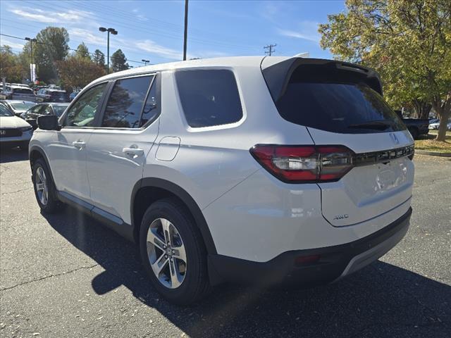 new 2025 Honda Pilot car, priced at $44,710