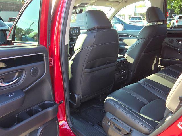 used 2025 Honda Pilot car, priced at $43,991