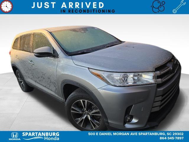 used 2019 Toyota Highlander car, priced at $23,324