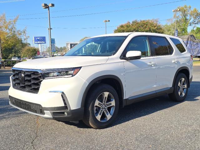 new 2025 Honda Pilot car, priced at $44,428