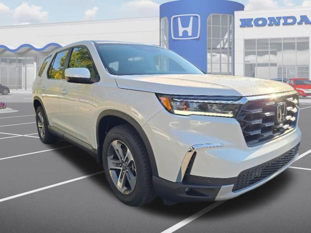 new 2025 Honda Pilot car, priced at $44,428