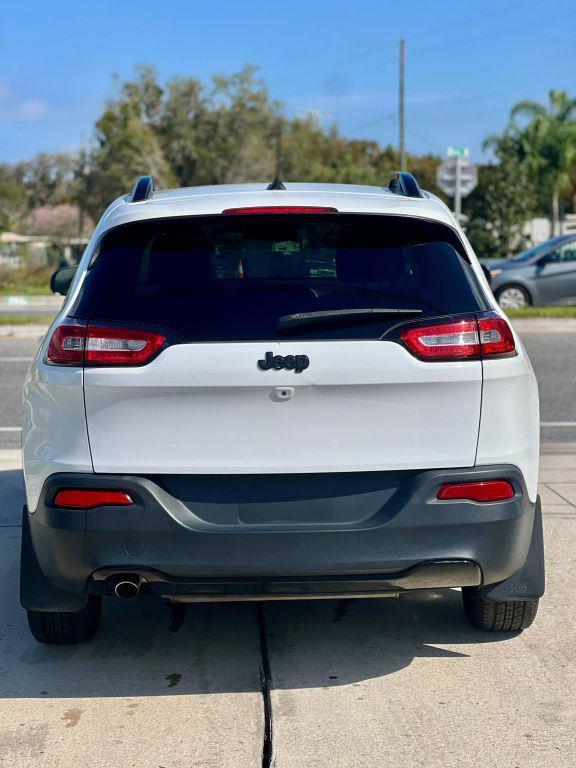 used 2018 Jeep Cherokee car, priced at $10,990