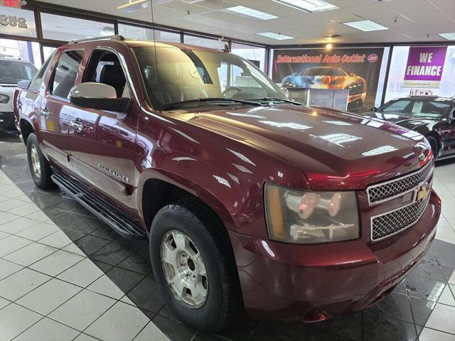 used 2008 Chevrolet Avalanche car, priced at $9,995