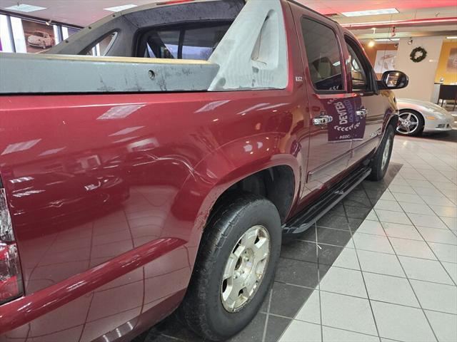 used 2008 Chevrolet Avalanche car, priced at $9,995